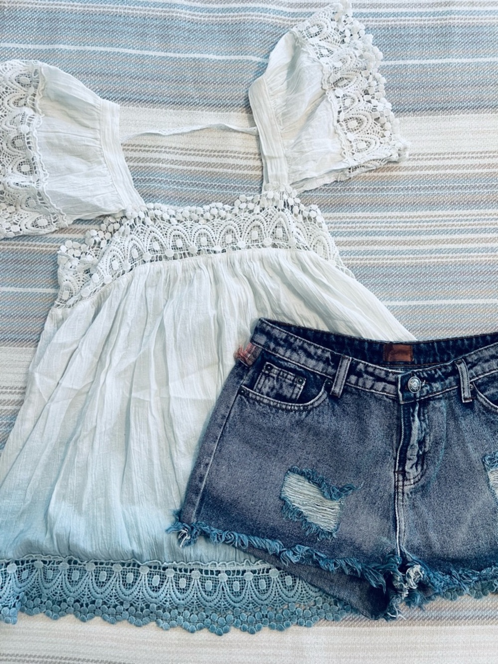 New! POL White Lace-Trim Gauze Blouse & Jean Shorts Set - Picture 2 of 6
